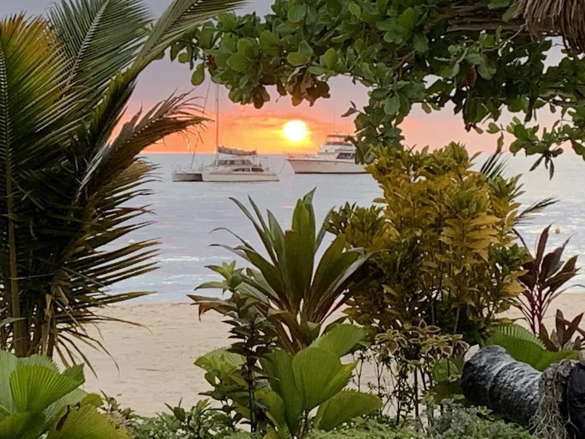 Family Comfort In Jamaica - Enjoy 7 Miles Of White Sand Beach! Villa Negril Jamajka