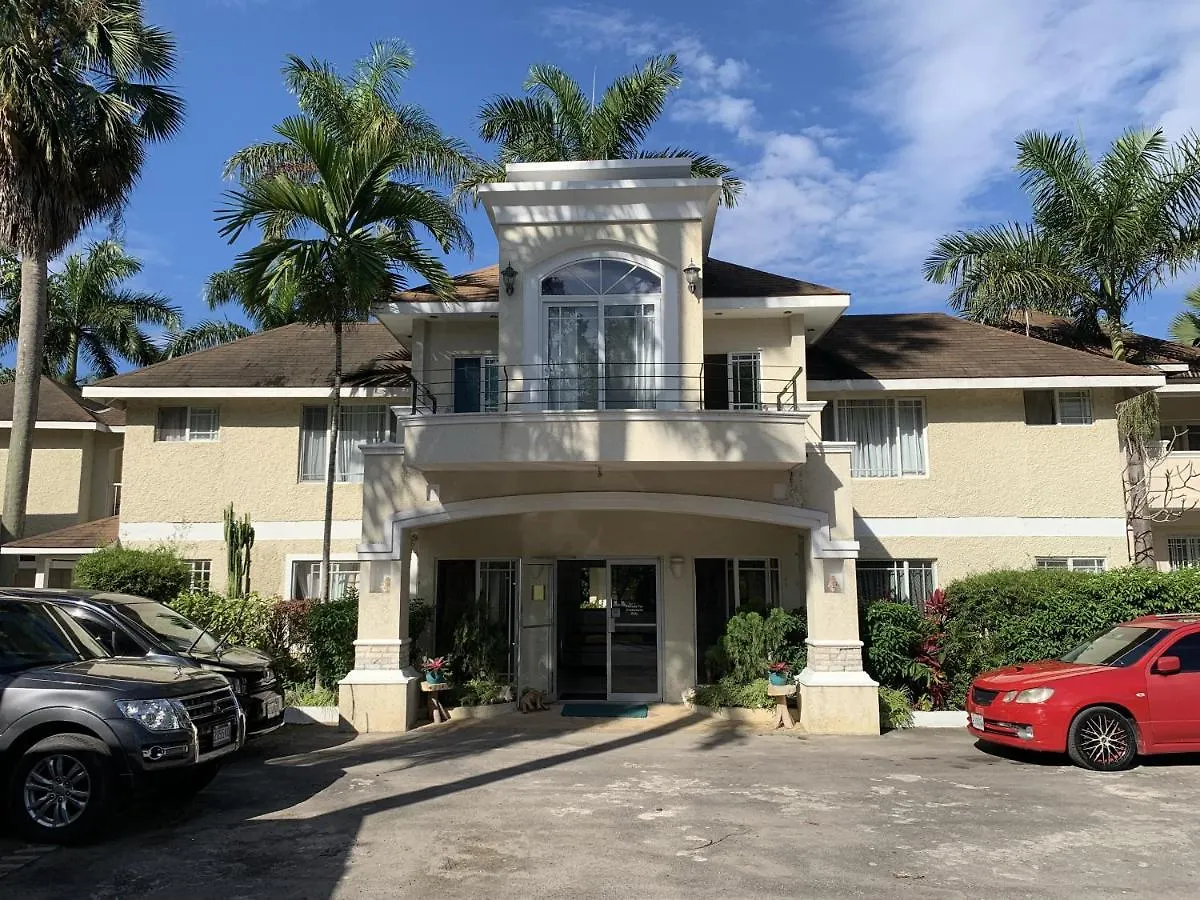Family Comfort In Jamaica - Enjoy 7 Miles Of White Sand Beach! Villa Negril