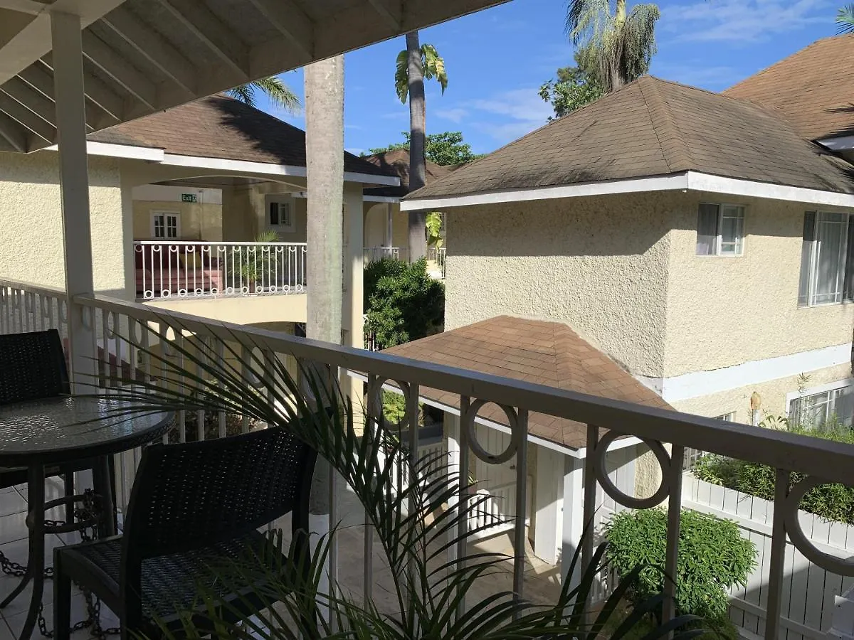 Family Comfort In Jamaica - Enjoy 7 Miles Of White Sand Beach! Villa Negril